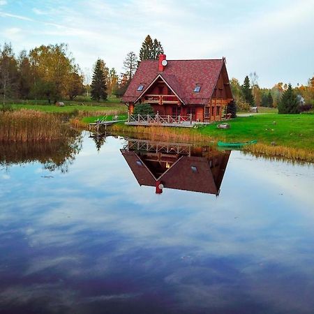 Jaun-Ievinas Hotel Rauna Buitenkant foto
