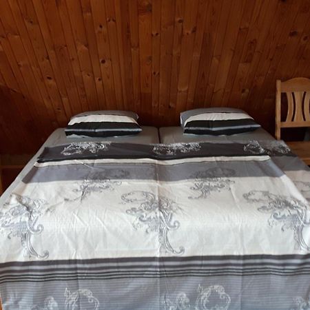 Jaun-Ievinas Hotel Rauna Buitenkant foto