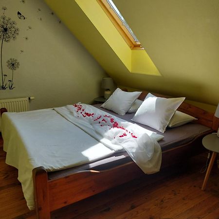 Jaun-Ievinas Hotel Rauna Buitenkant foto