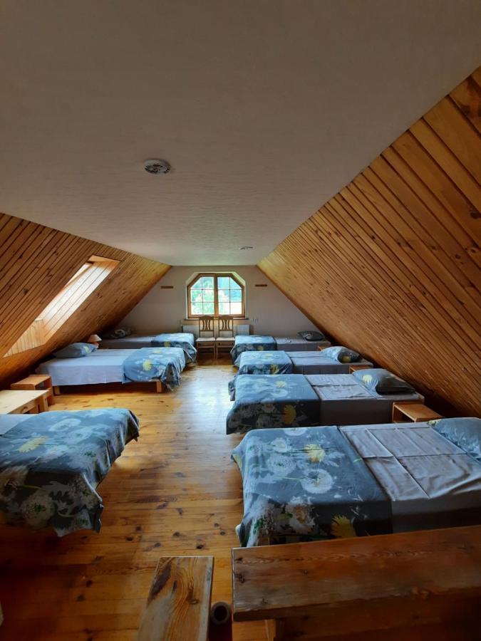 Jaun-Ievinas Hotel Rauna Buitenkant foto