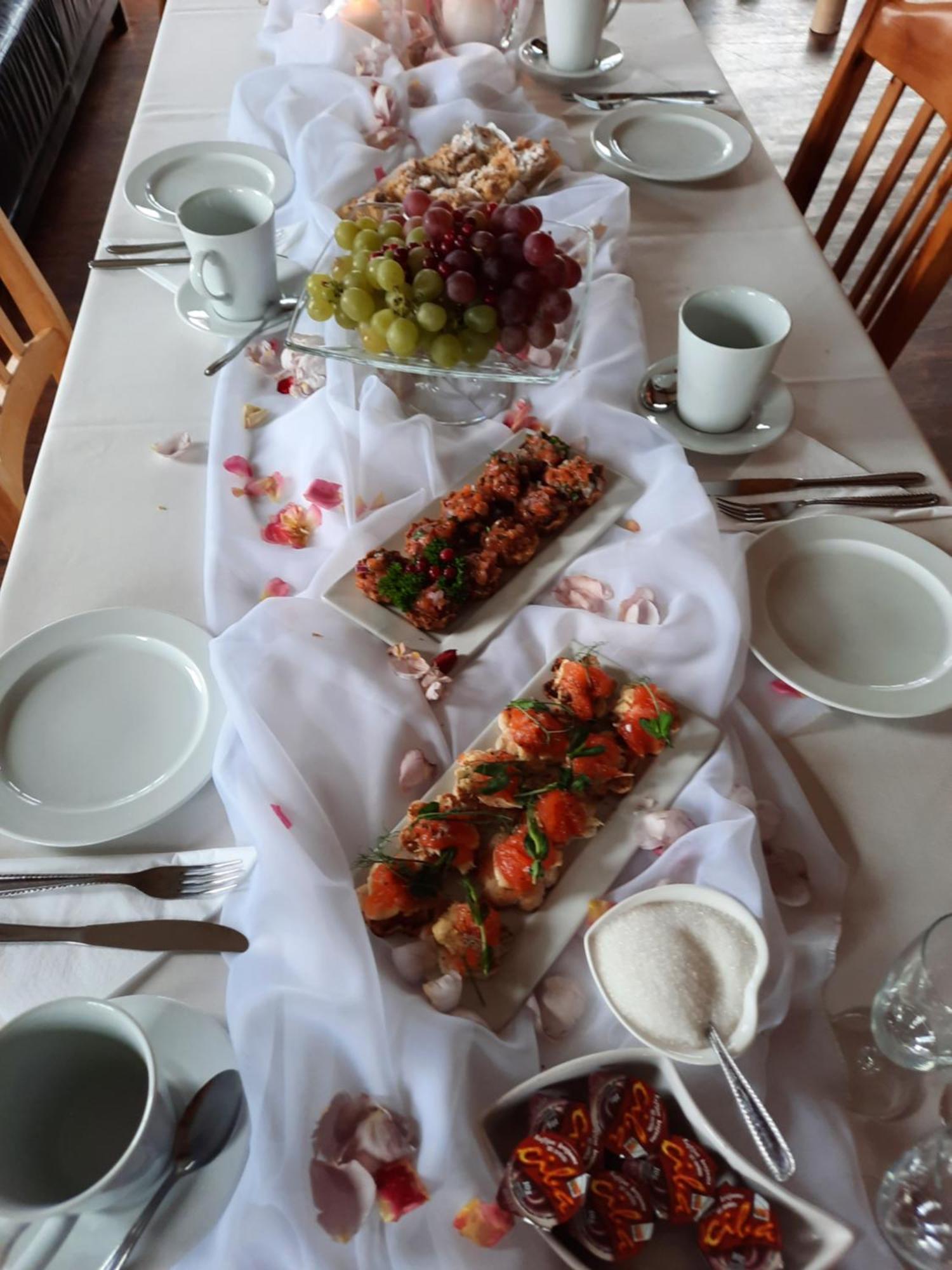Jaun-Ievinas Hotel Rauna Buitenkant foto
