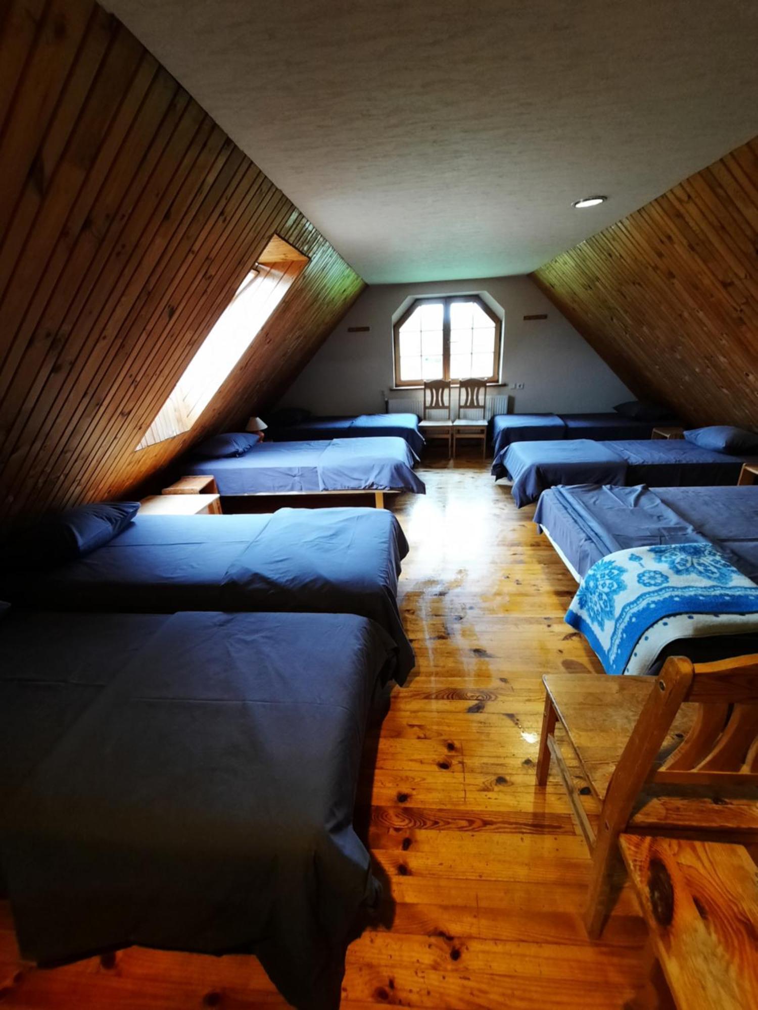 Jaun-Ievinas Hotel Rauna Buitenkant foto