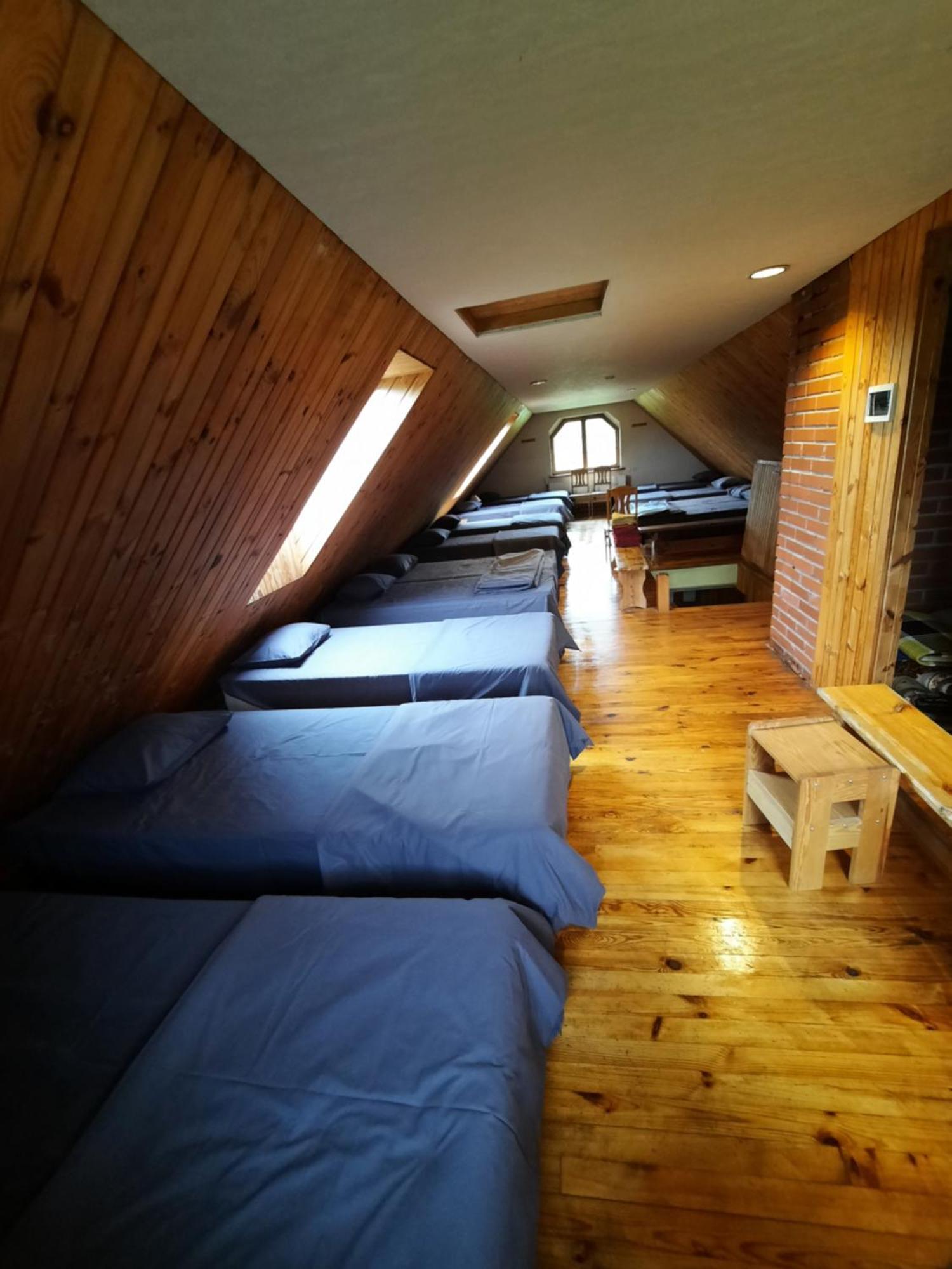 Jaun-Ievinas Hotel Rauna Buitenkant foto