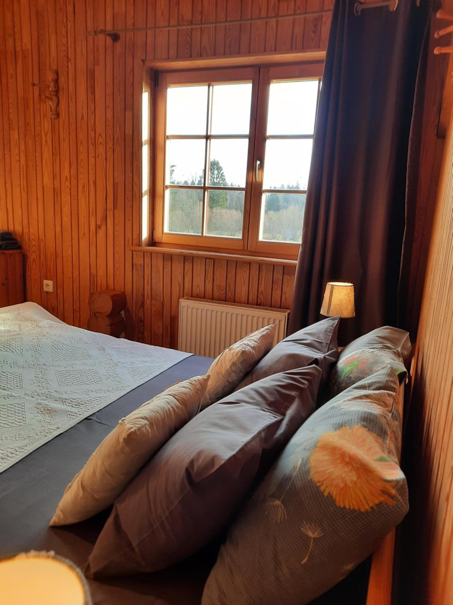 Jaun-Ievinas Hotel Rauna Buitenkant foto