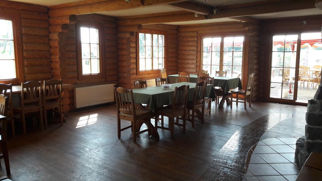 Jaun-Ievinas Hotel Rauna Buitenkant foto