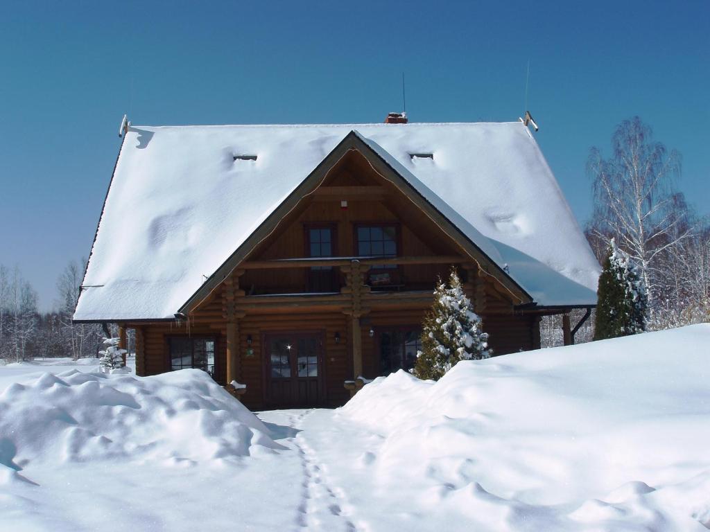 Jaun-Ievinas Hotel Rauna Buitenkant foto