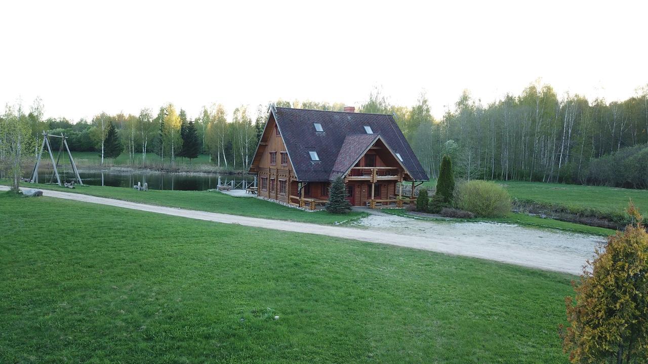 Jaun-Ievinas Hotel Rauna Buitenkant foto