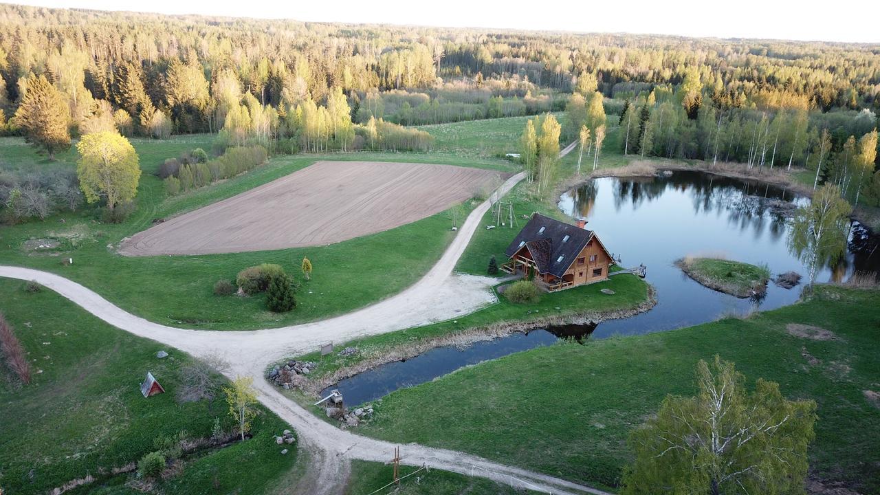Jaun-Ievinas Hotel Rauna Buitenkant foto