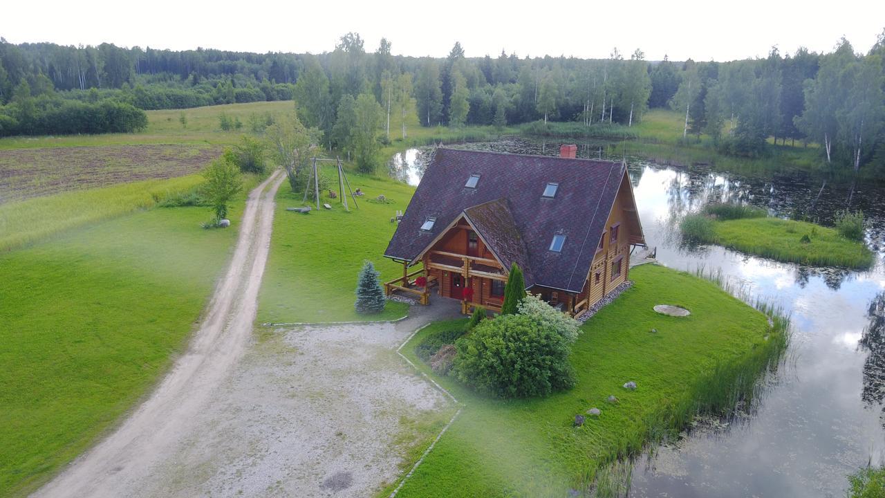 Jaun-Ievinas Hotel Rauna Buitenkant foto