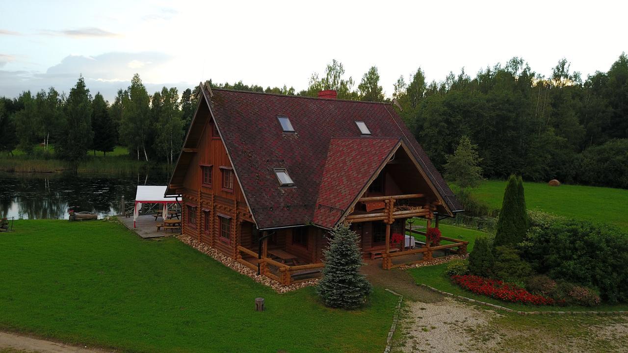 Jaun-Ievinas Hotel Rauna Buitenkant foto