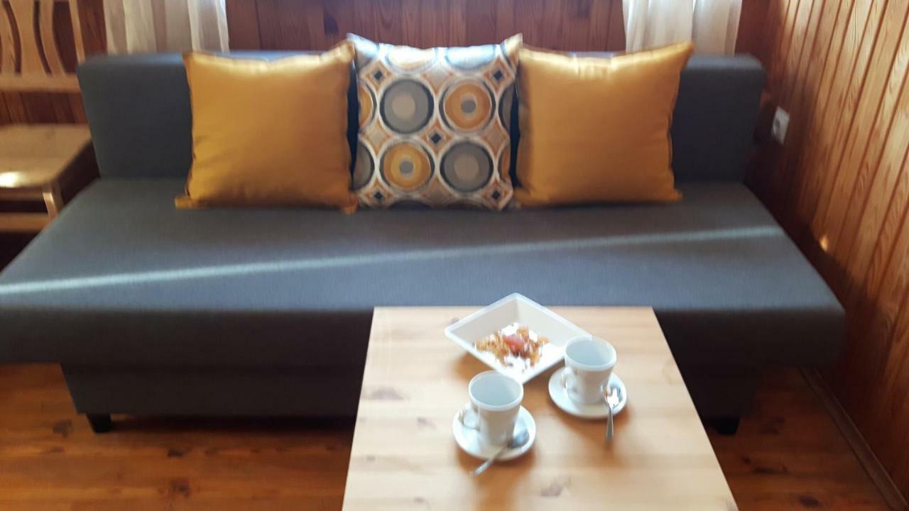 Jaun-Ievinas Hotel Rauna Buitenkant foto